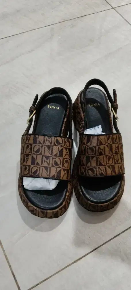 Dijual sandal Bonia original