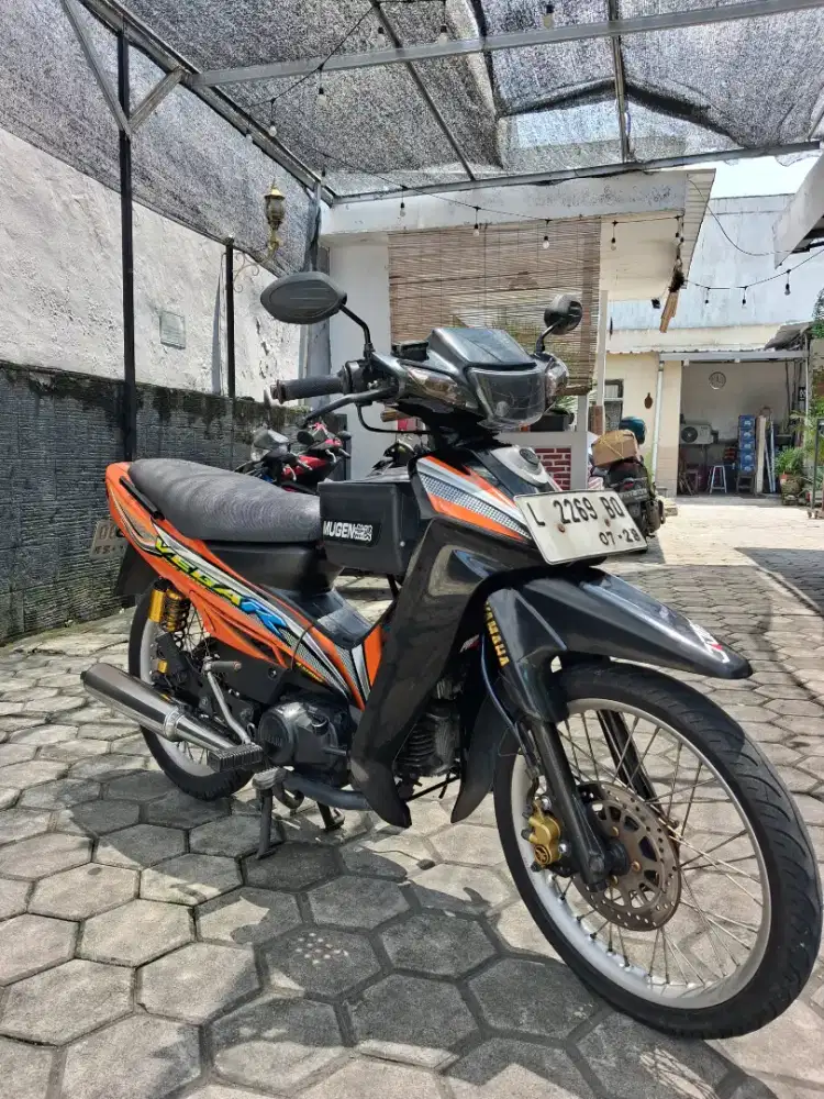 Dijual Vega R 2005