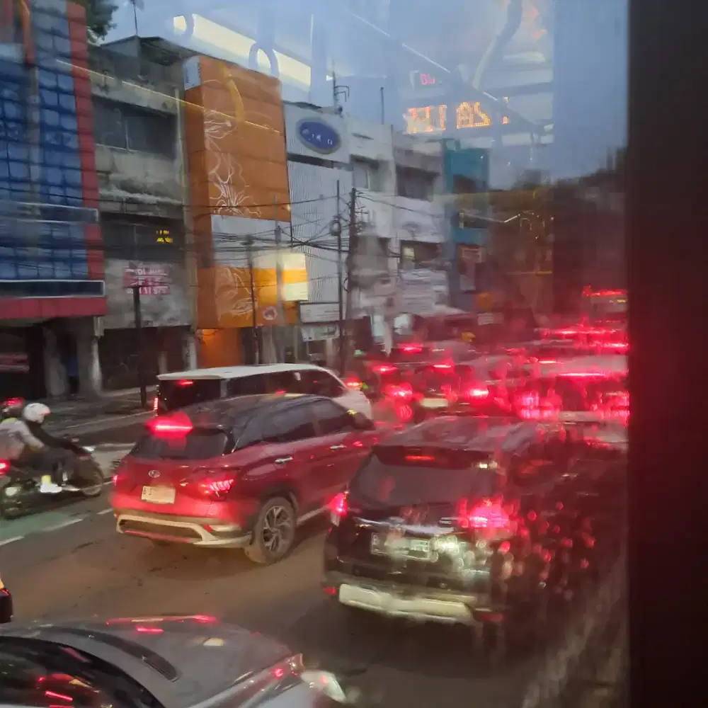 Dicari orang yang mau menemani keliling jakarta