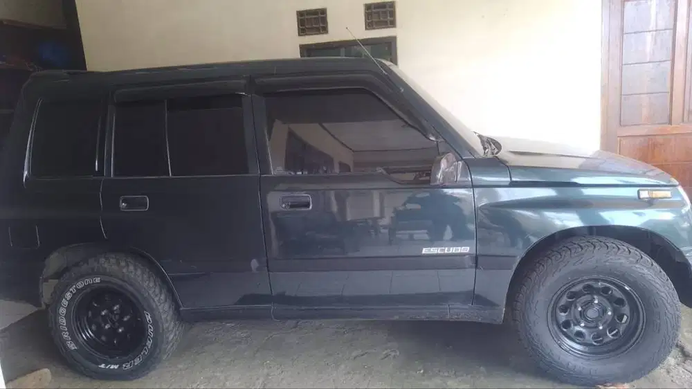 Dijual Cepat Suzuki Escudo