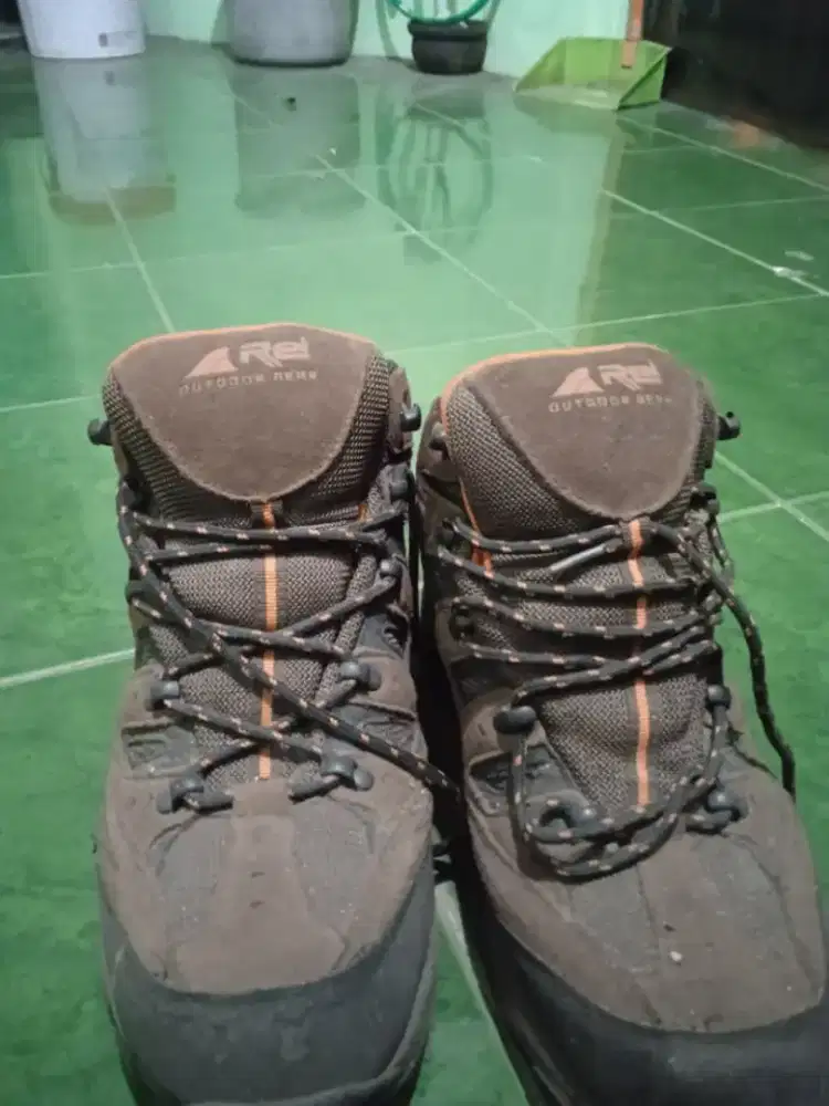 Jual Sepatu Gunung arei