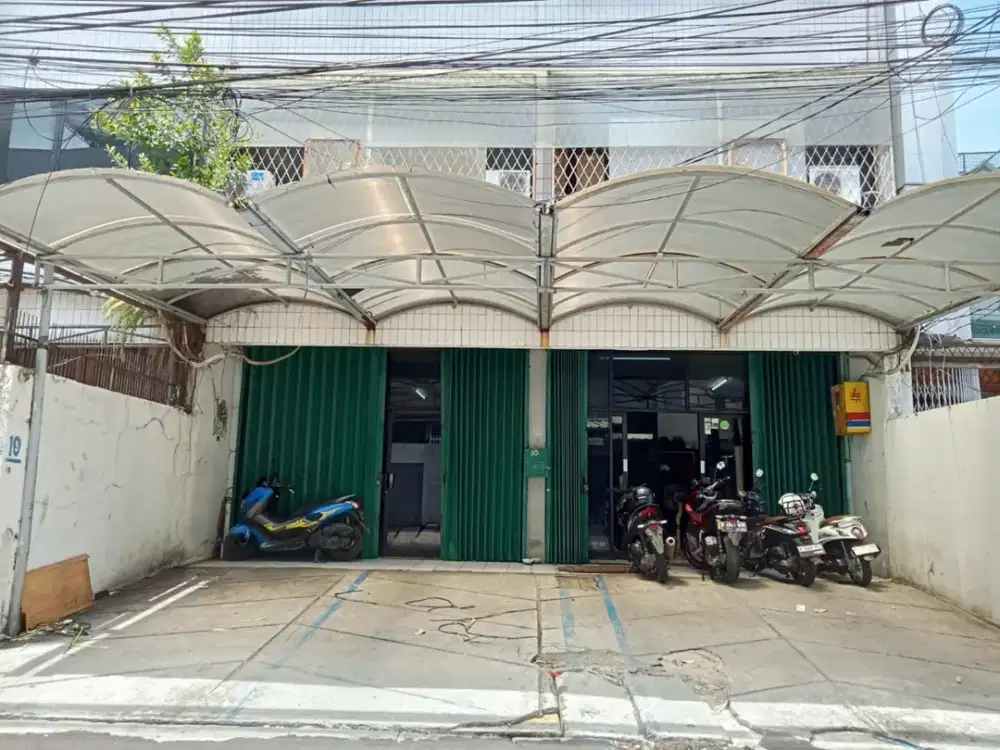 Dijual Cepat! Ruko Gandeng Strategis 4 Lantai di Batu Jajar