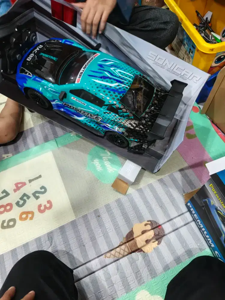 Mobil rc skala 1:8 nego tipis