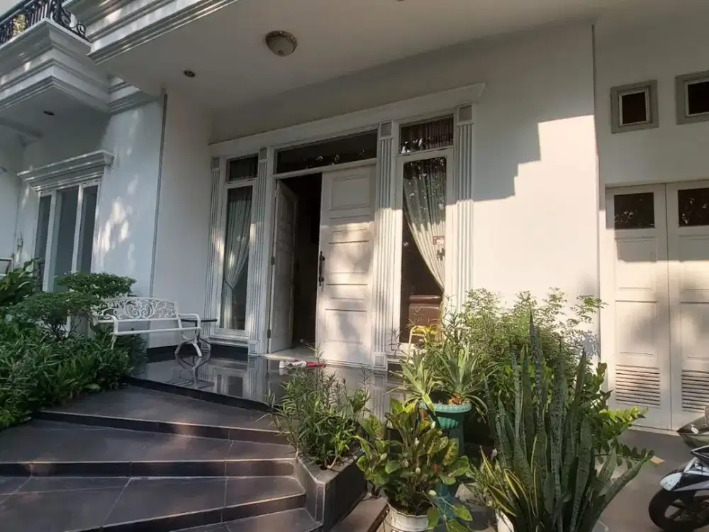 Hunian Classic Strategis 2 Lantai di Sunter Paradise