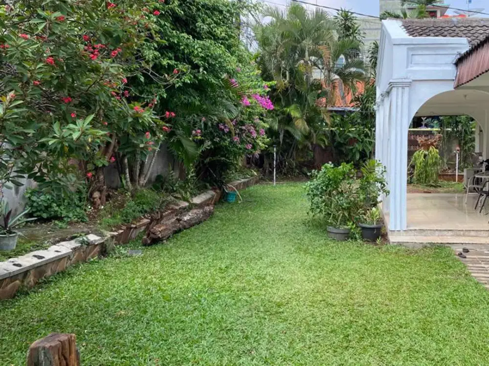 Disewakan Rumah luas 1050 M2 Jalan Kemang Utara VII