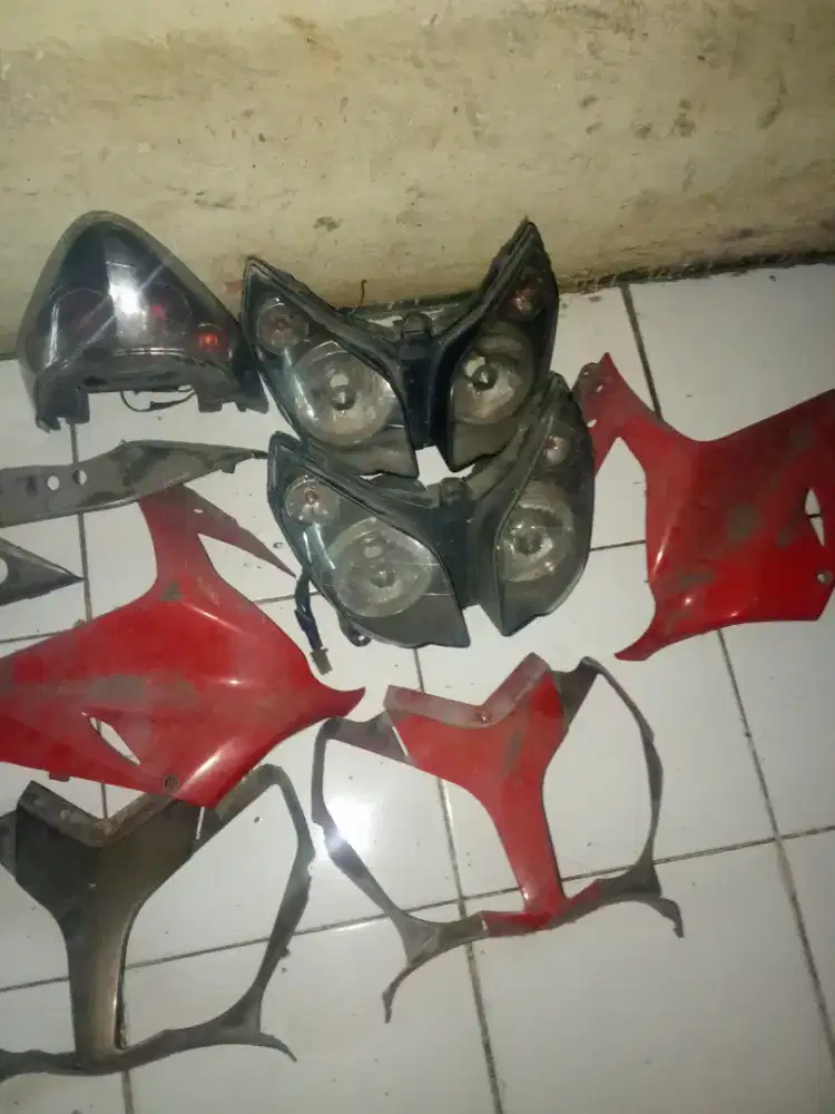 kali ada yg butuh part cbr karbu