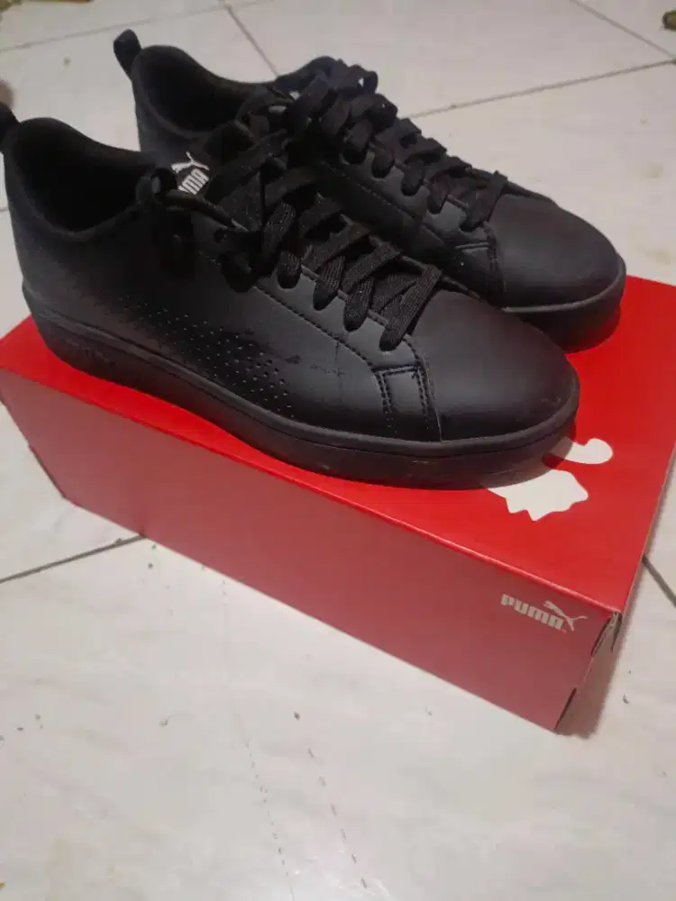 Puma Smash All Black Original Like New (Size 40.5)