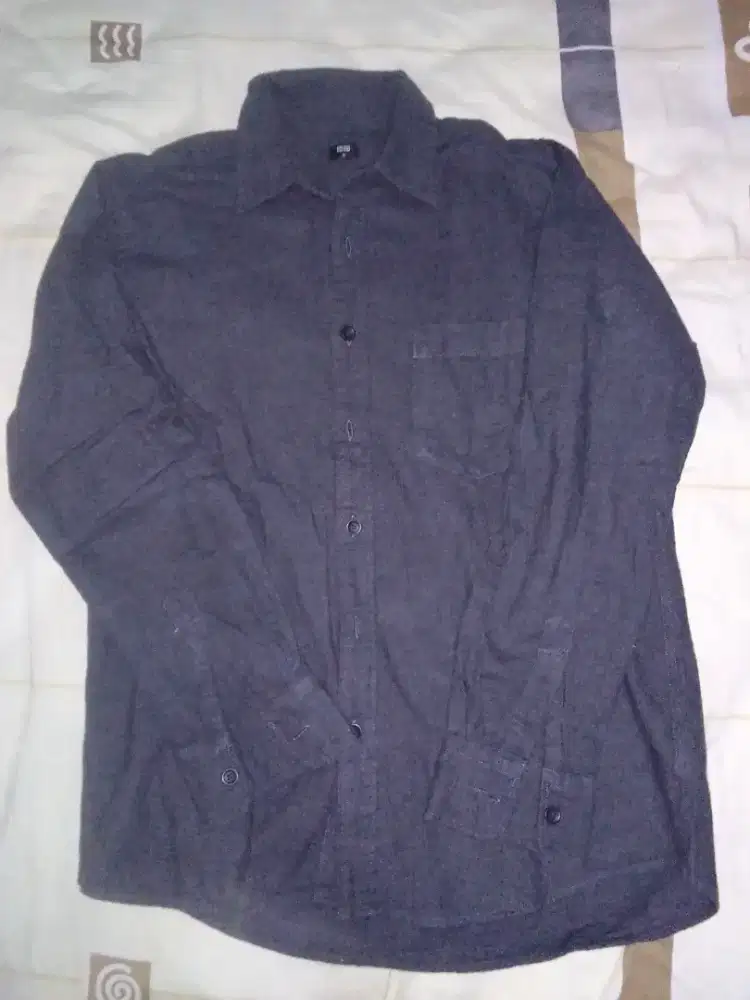 kemeja UNIQLO ori