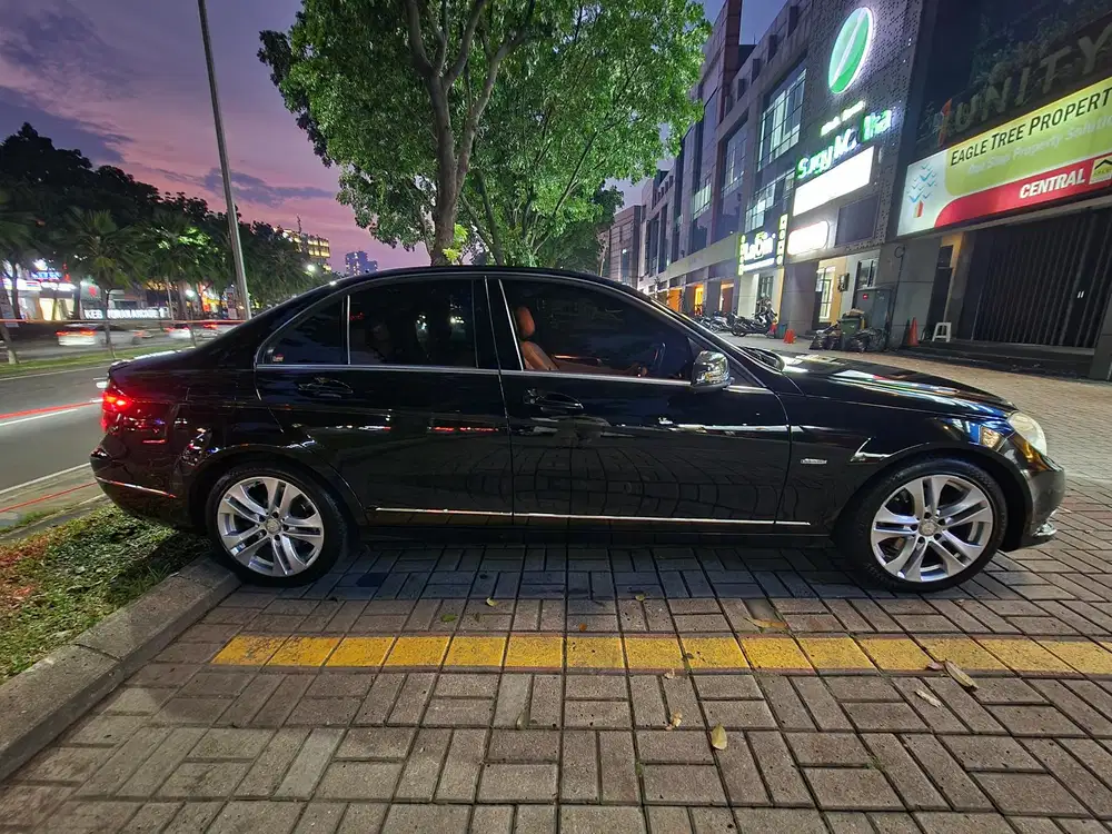 Mercedes-Benz C200 2012 Bensin