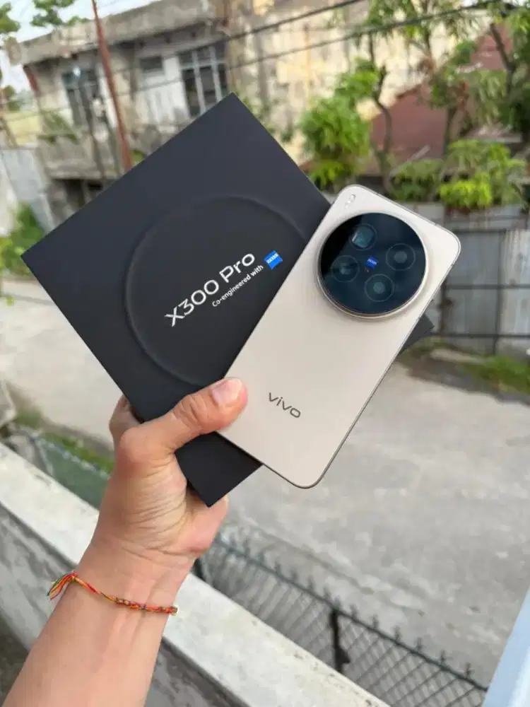 Vivo X300 Pro 5G Zeiss 16/512 Garansi Resmi Desember 2026