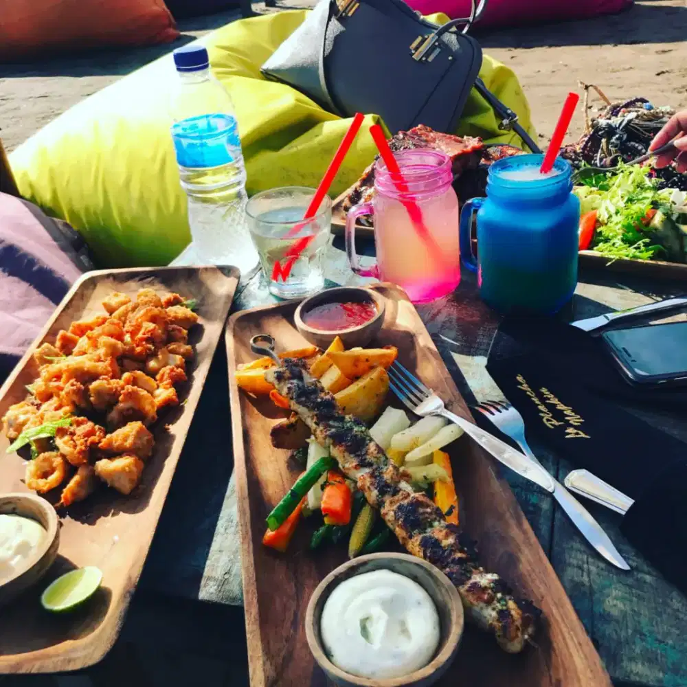 DI CARI ART COWOK Usia 17 - 25