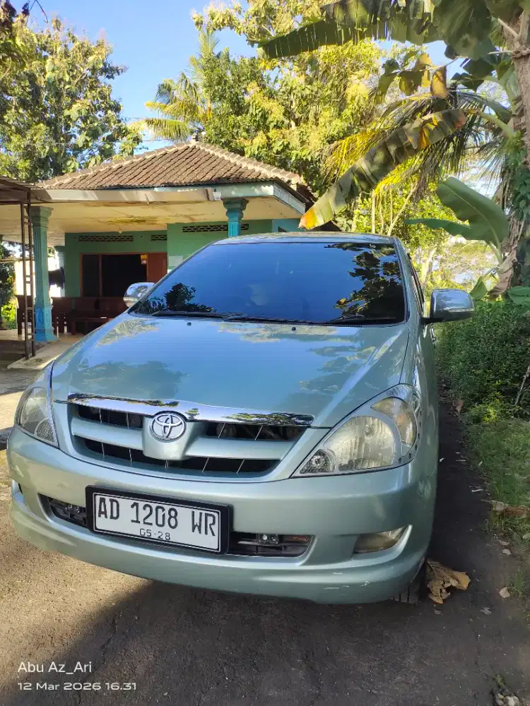 Kijang Inova V bensin matic