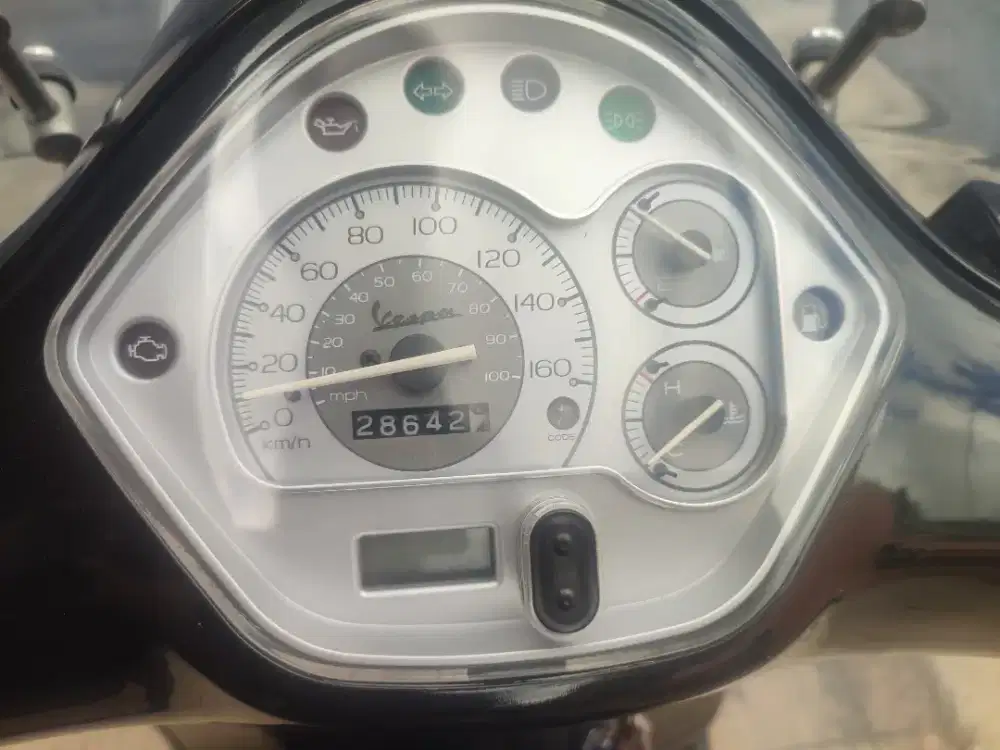 Piaggio Vespa GTS IE 250 - limited build up italy