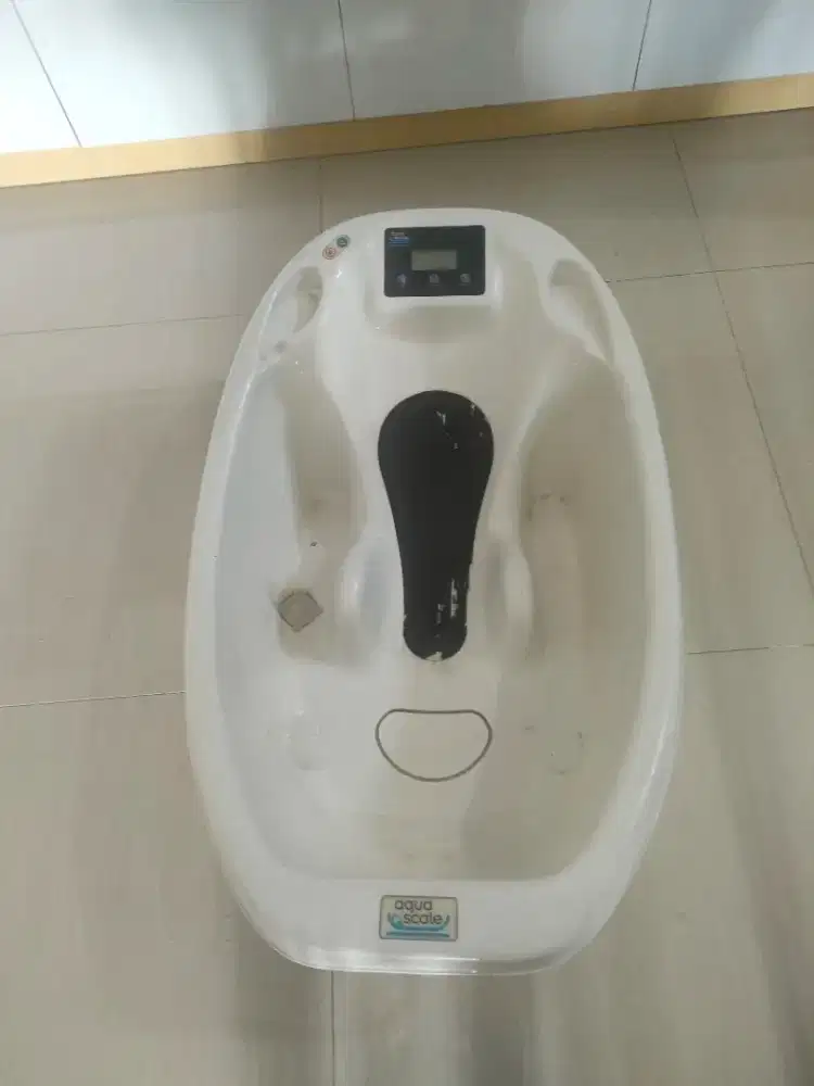 Bak mandi bayi Aqua scale