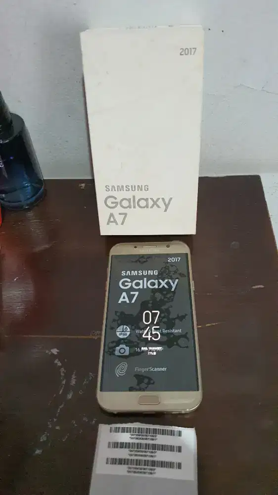 Dijual HP Samsung A7 2017 Gold 3/32