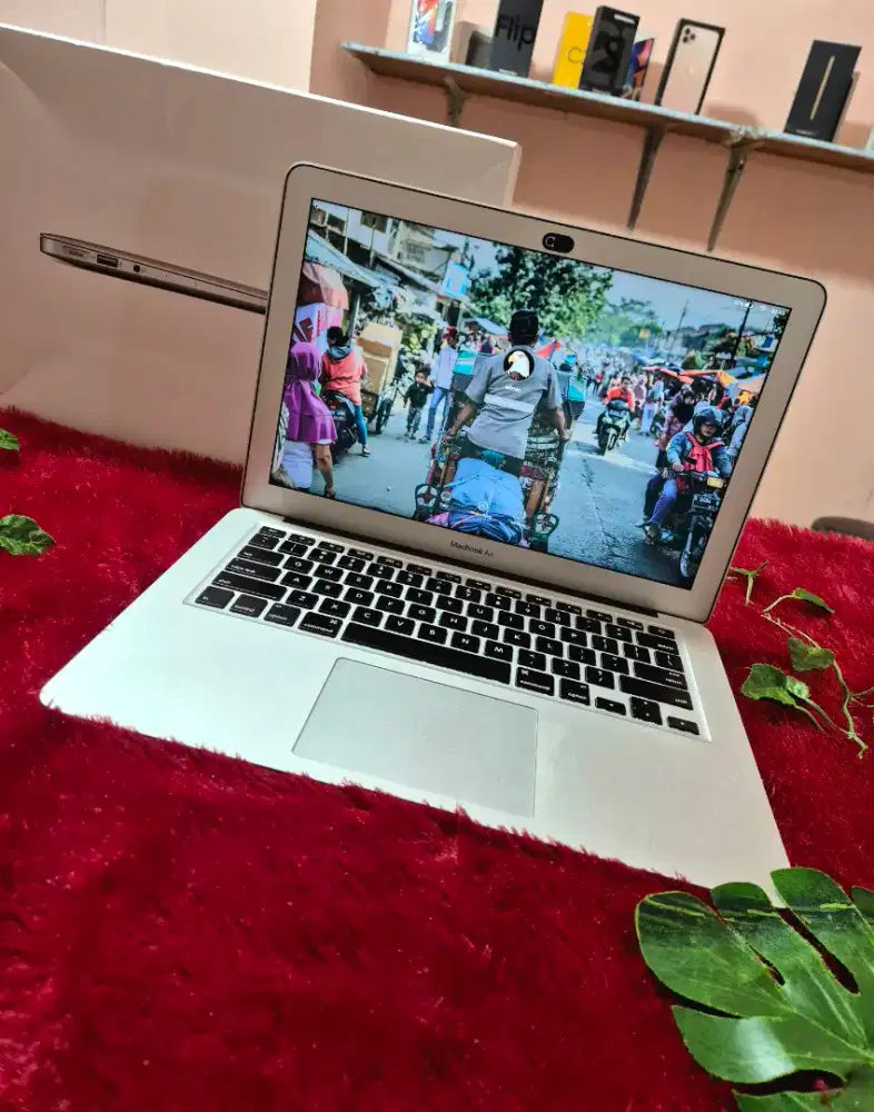 Macbook Air 2017 13inchi 128GB Mulus Normal