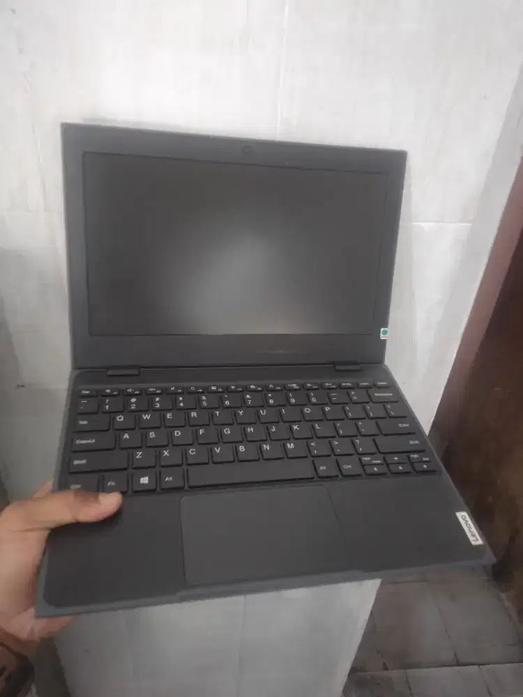 DI JUAL CEPAT LAPTOP LENOVO LAGI B.U BUAT BAYAR CICILAN SEPEDA MOTOR