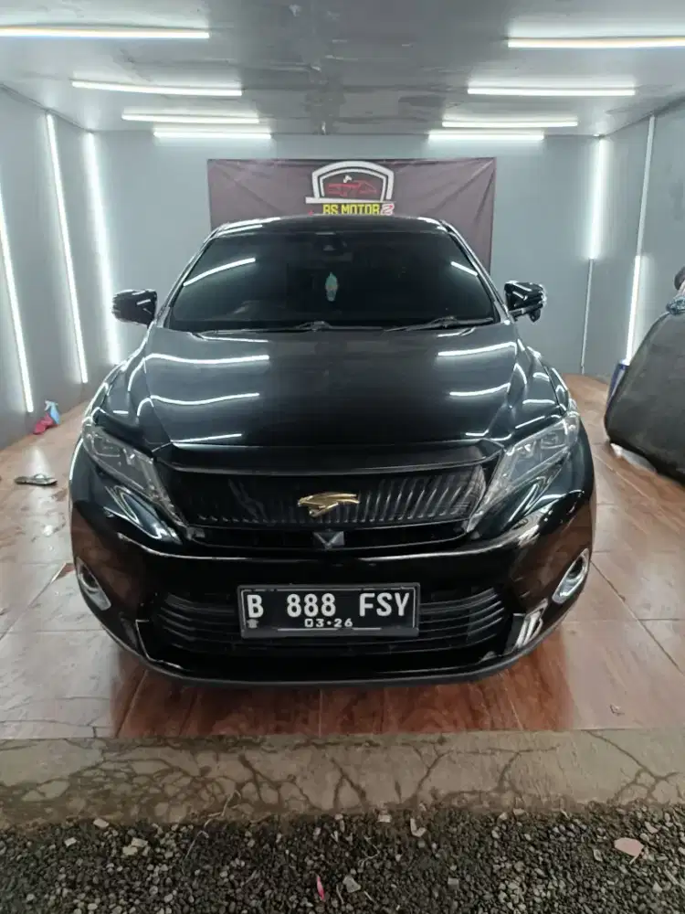TOYOTA HARRIER 2.0 AT 2014