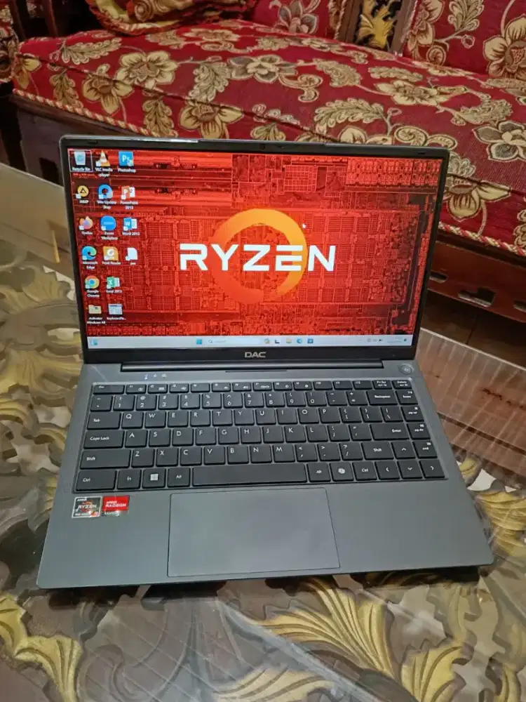 Laptop AMD Ryzen 5 7430 RAM 8GB SSD 256GB