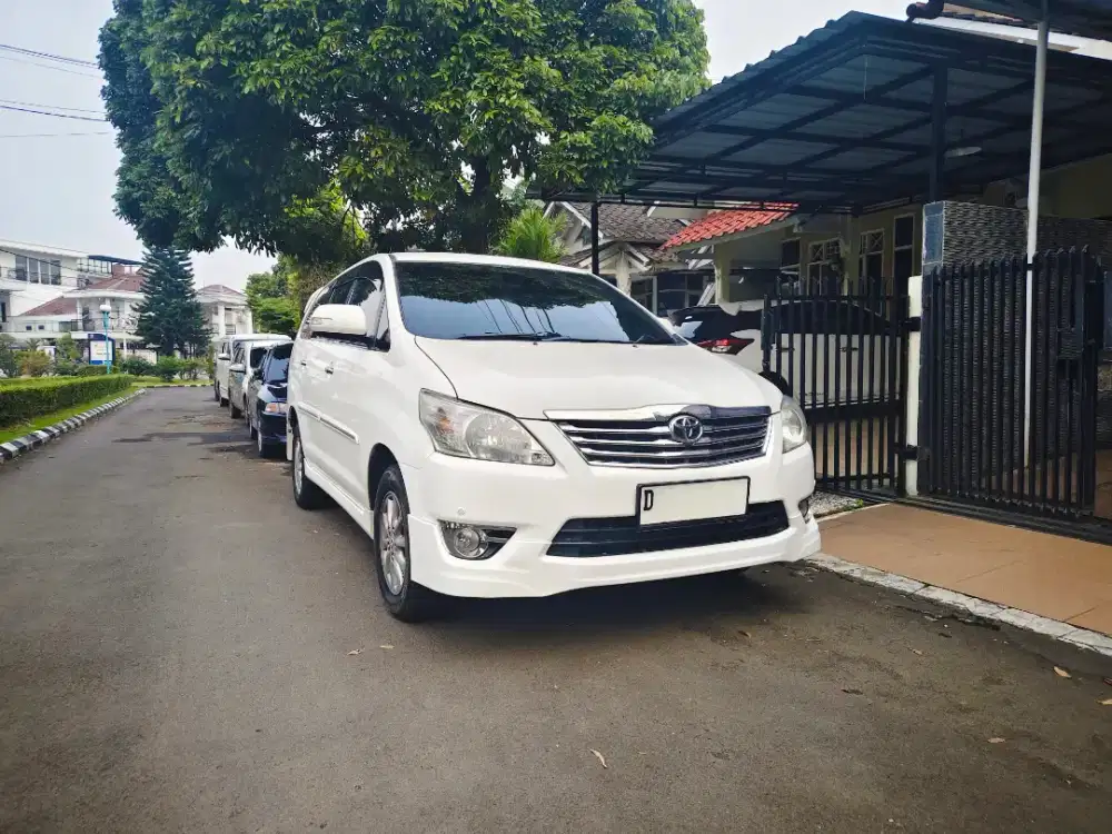 Kijang Innova V Luxury 2012/2013 AT Bensin Low KM