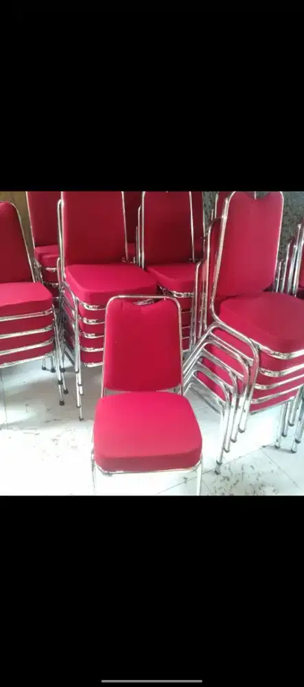 Penyediaan kursi futura medan