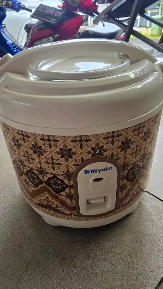 Rice Cooker Miyako PSG-607