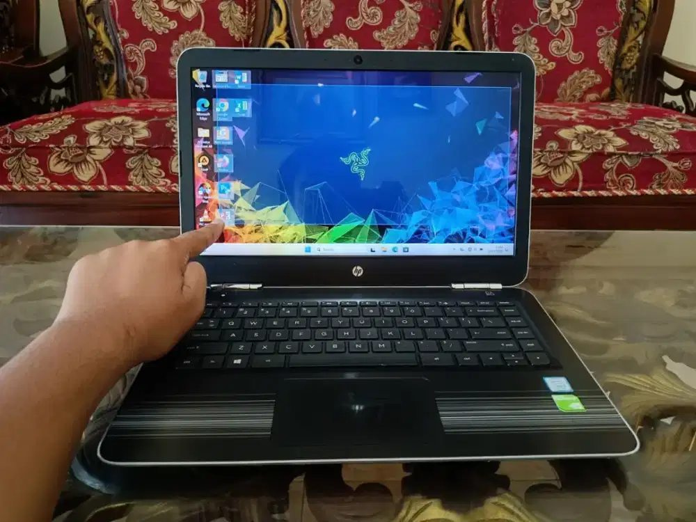 HP Touchscreen Core i5 RAM 16GB SSD 256 VGA NVIDIA 2GB