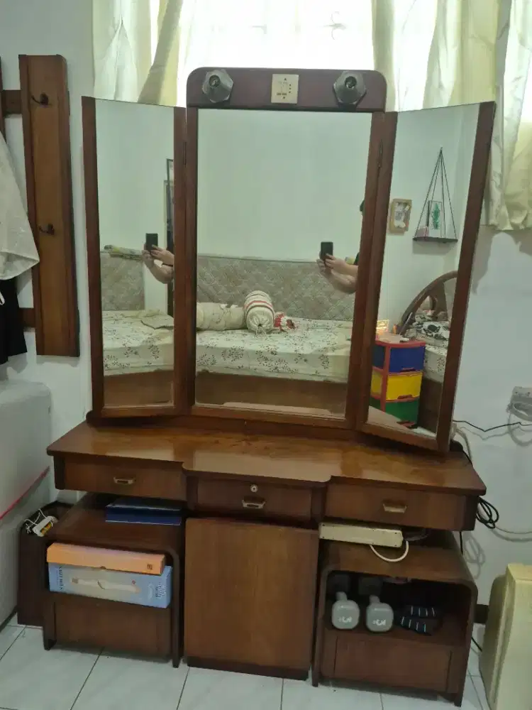 Meja Rias Kayu jati lama( sudah 20 tahun an)