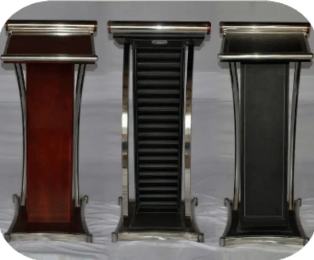 Penyediaan podium medan