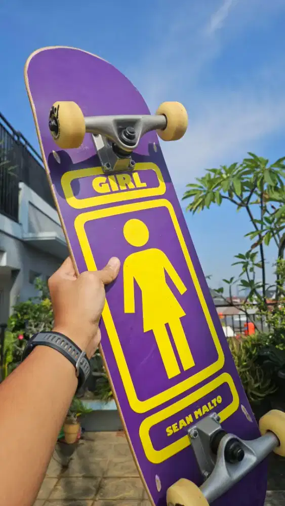 Skateboard - Girl Skateboard 7.5 in - mint condition jarang dipakai