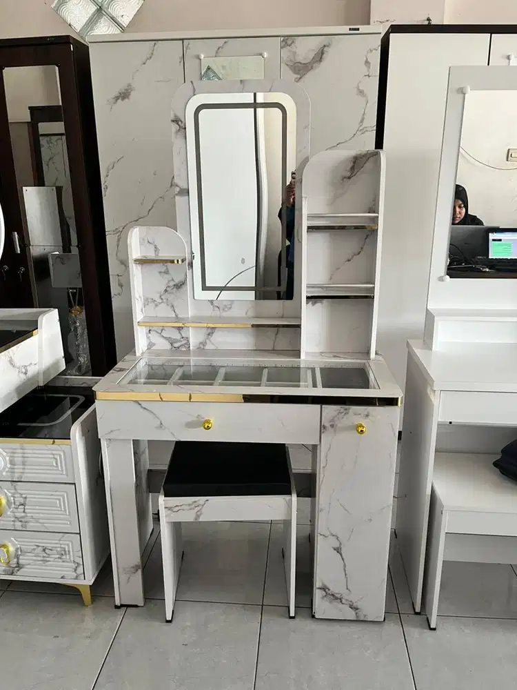 PROMO SALE MEJA RIAS LAMPU LED GRATIS ANTAR