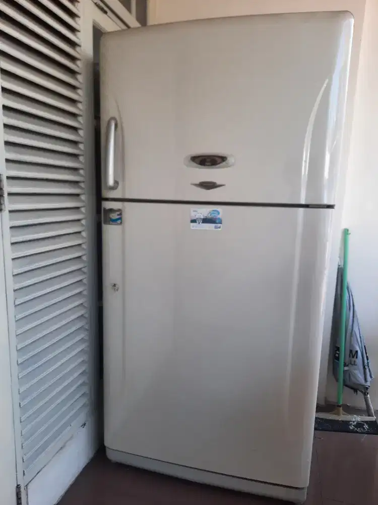 KULKAS GA DINGIN 700RIBU NET UKURAN TERBESAR 2 PINTU 780 LITER DAEWOO