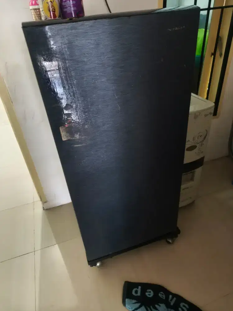 Dijual kulkas 1 pintu merk sharp