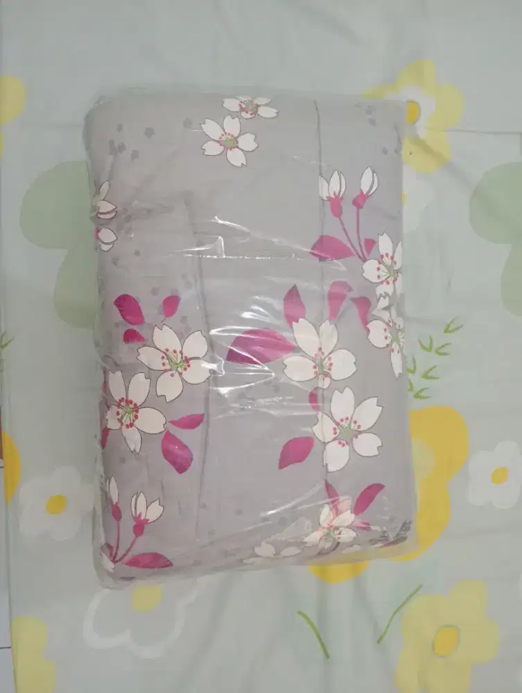 PRELOVED BED COVER
