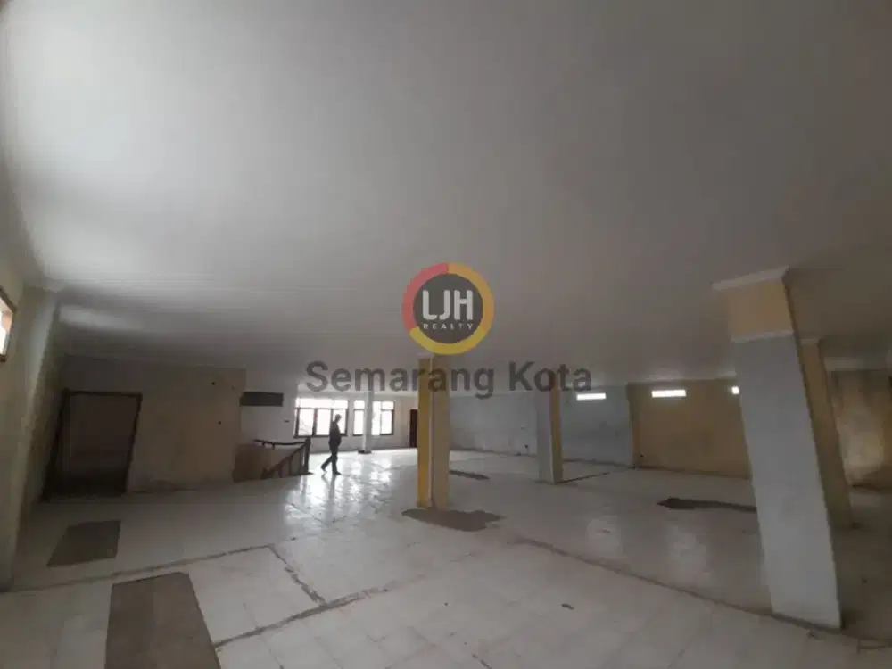 Bangunan Usaha di Ahmad Dahlan