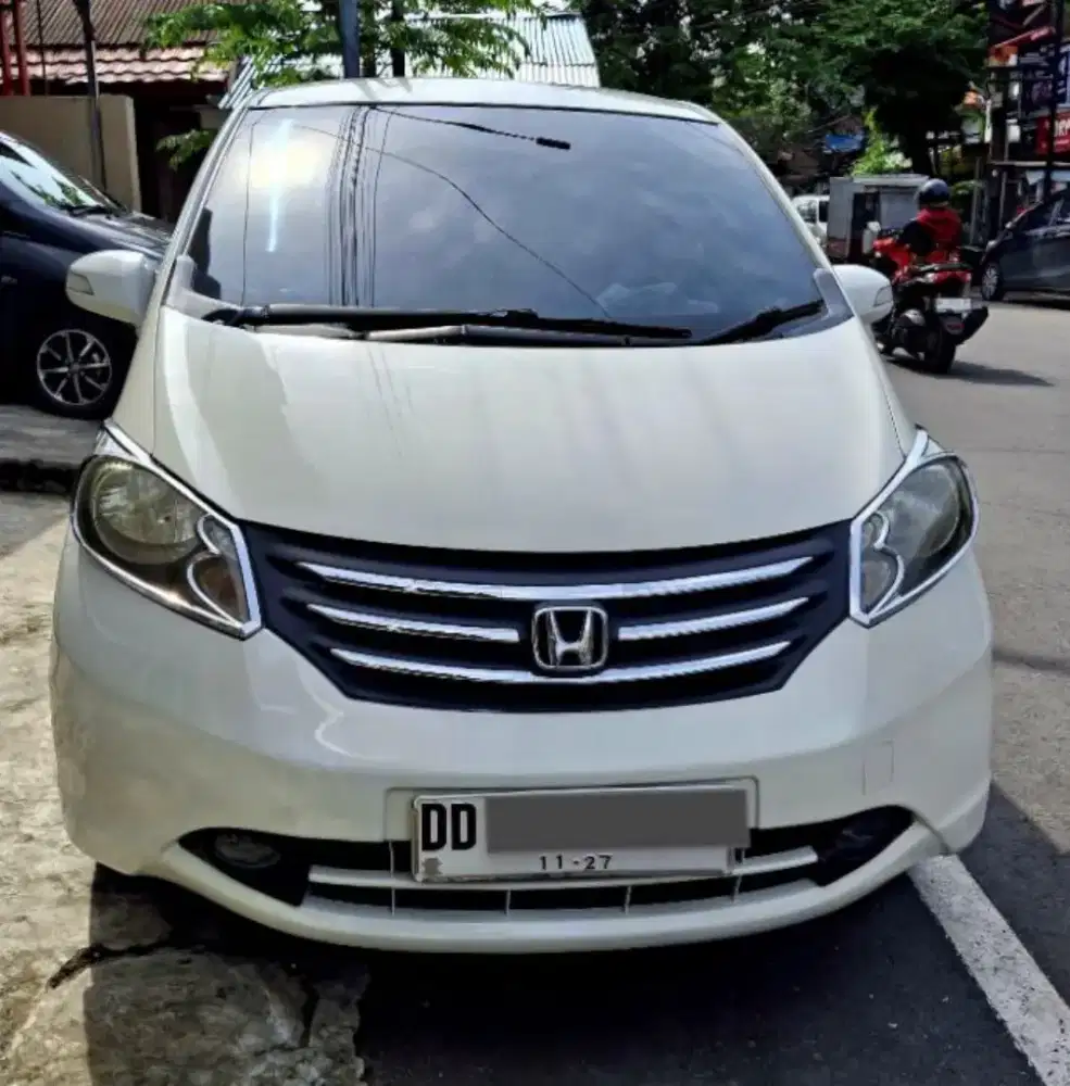 Honda Freed 1.5 E psd A/T 2011
