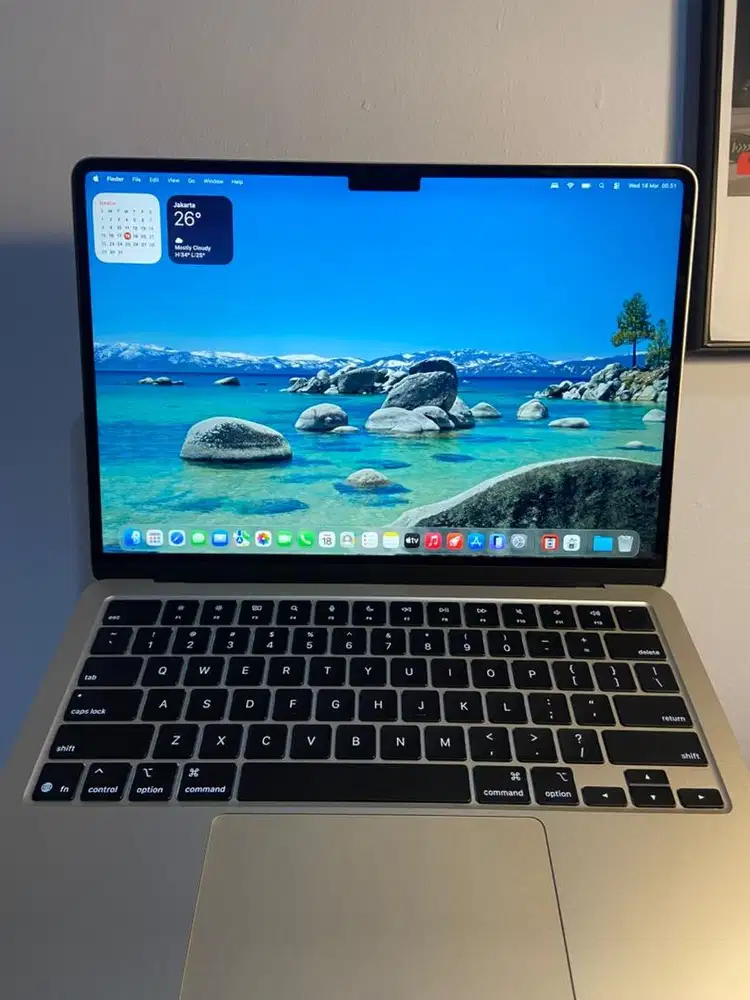 MacBook Air M4 16GB/256GB Starlight – Fullset iBox, Garansi On