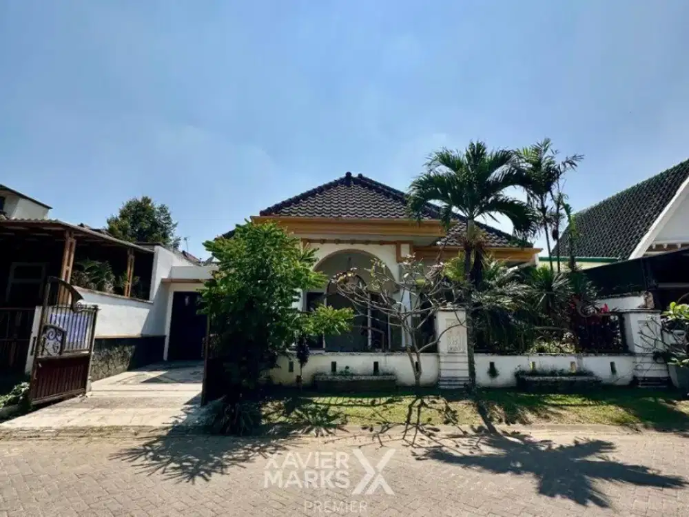 Dijual Rumah Terawat Semi Furnish Ada Taman Depan Belakang Siap Huni Lingkungan Aman Asri Dekat Kampus dan Pusat Belanja di Villa Puncak Tidar