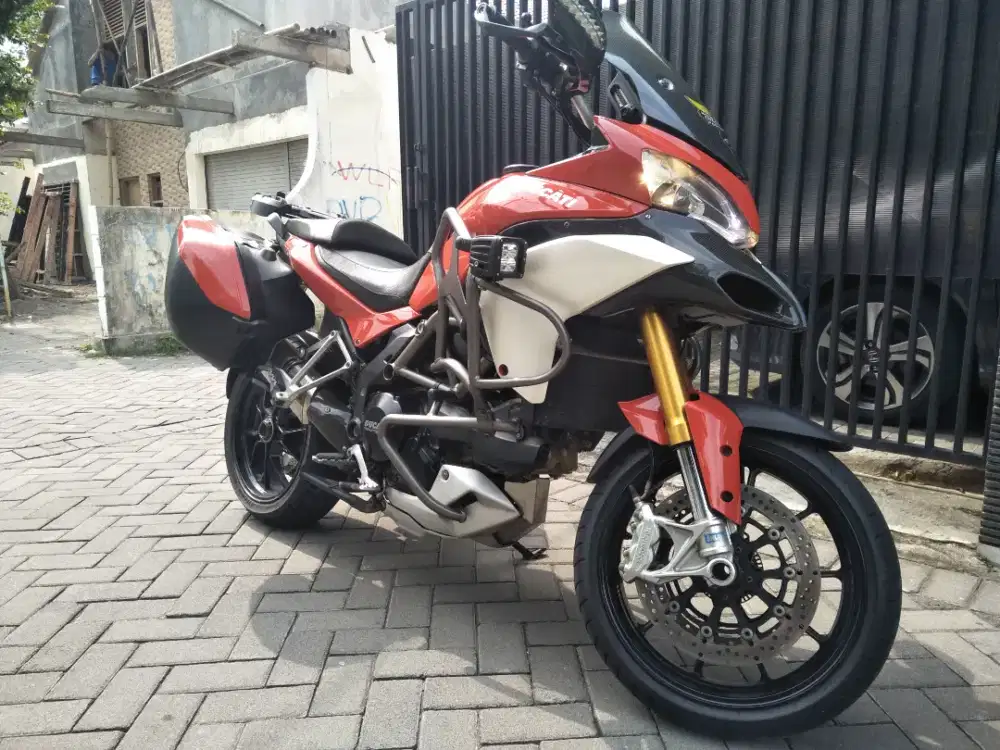 Ducati Multistrada 1200 S tahun 2012