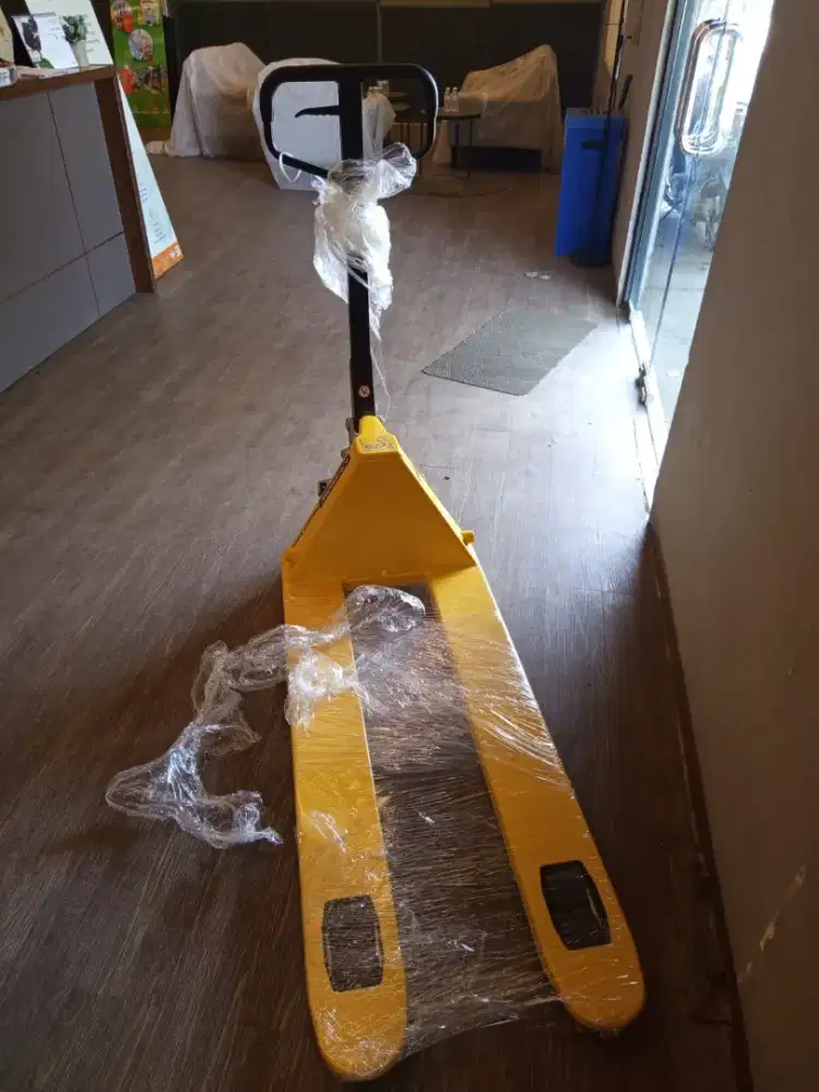 Hand Pallet/Handpallet Krisbow PU 55 X 115 cm Kapasitas 3 Ton