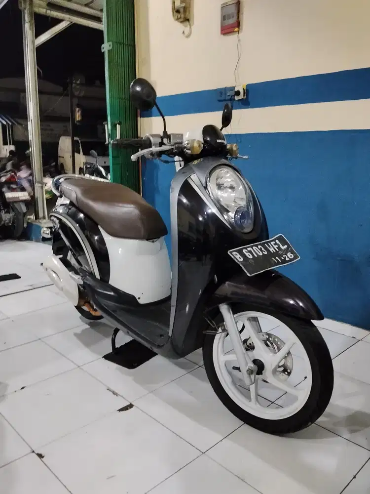 (#) Honda scoopy karbu 2011 mulus