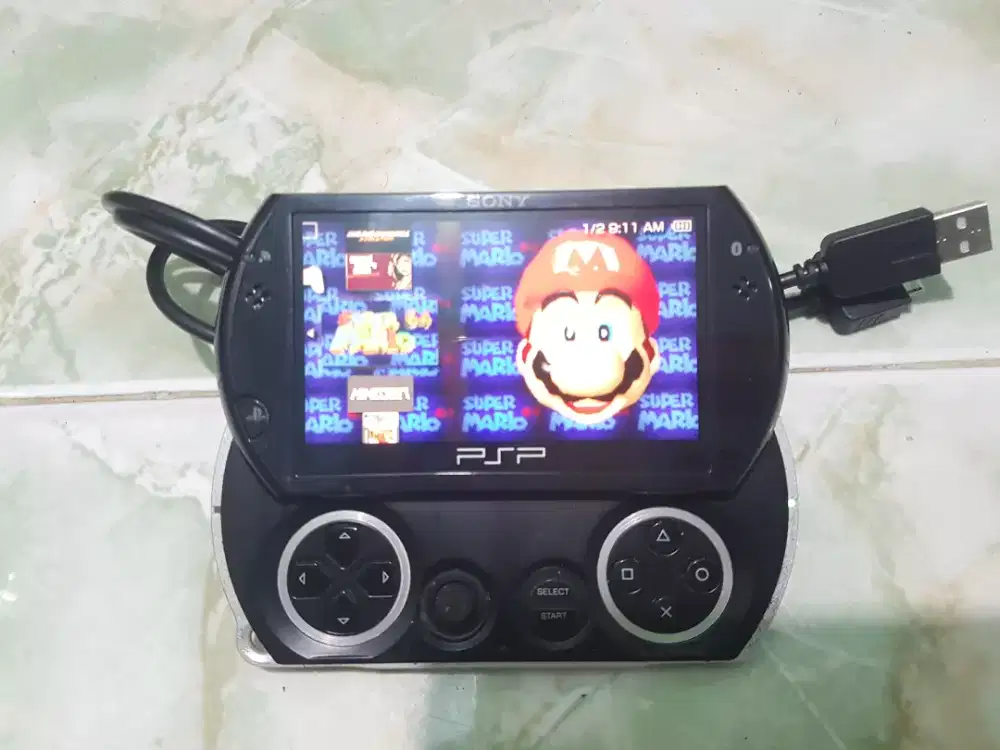 Di jual psp go warna hitam normal