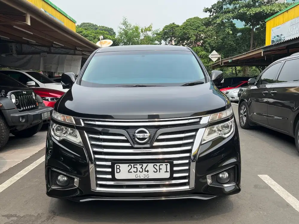 NISSAN ELGRAND HWS 2.5 AT HITAM 2014