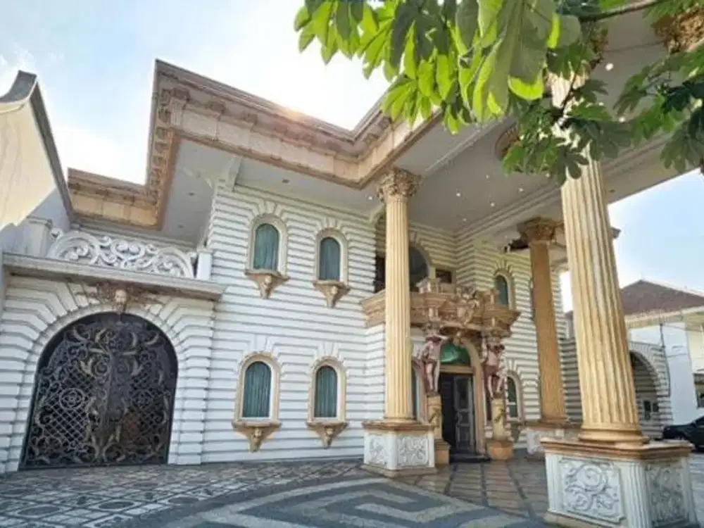 Disewakan Rumah Mewah Fully Furnished di Metro Pondok Indah Jakarta Selatan