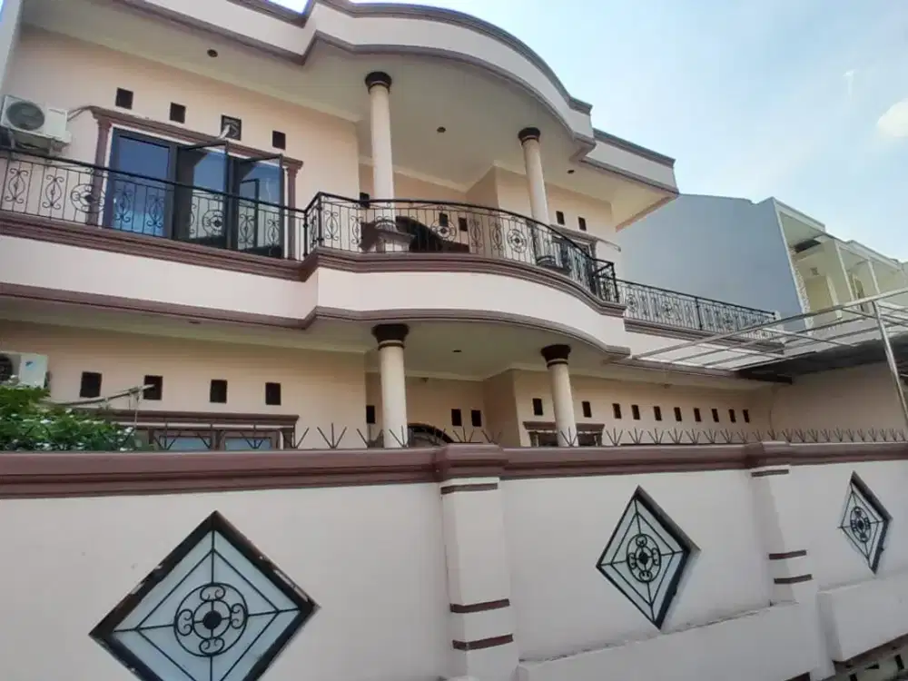 DIJUAL RUMAH ASRI PREMIUM UTAN KAYU SELATAN MATRAMAN JAKARTA TIMUR