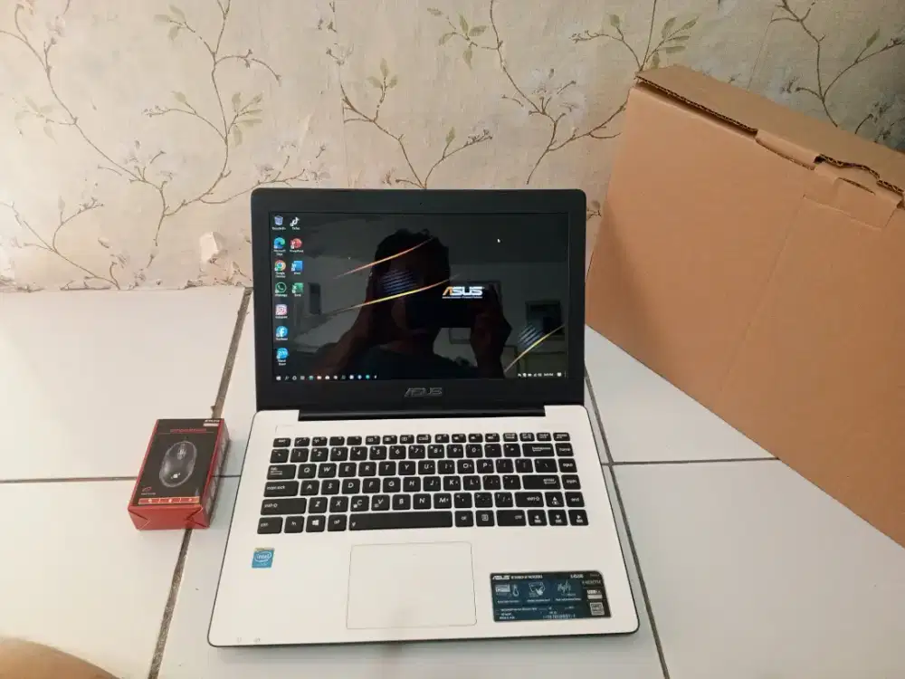 Di Jual cepat laptop Asus x453M, ram 8, SSD 256, normal