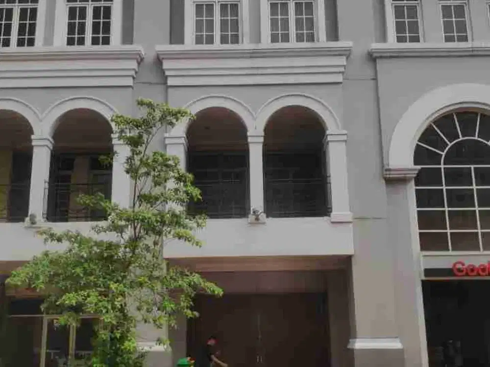 Sewa Ruko MOI Italian Walk Kelapa Gading - Jakarta Utara Rapi Siap Pakai