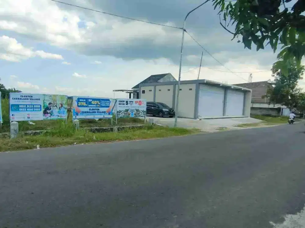 Perumahan Pinggir Jalan Provinsi