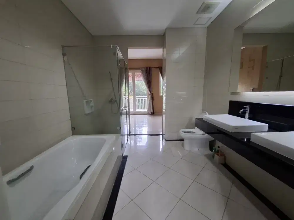 Rumah Dijual Kelapa Gading di Sherwood Townhouse Siap Huni