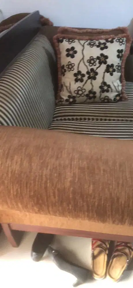 Di jual 1 Sofa siap untuk langsung di pakai